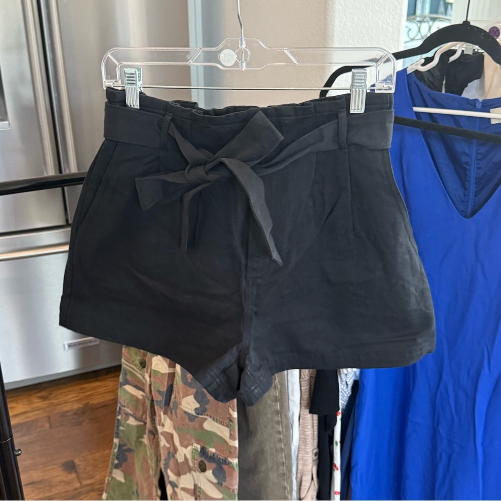Elodie black shorts